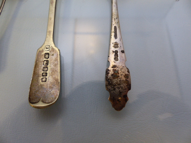 Hallmarked silver teaspoons with beaded decoration, Birmingham 1930. Another Sheffield 1935 and a - Image 3 of 6