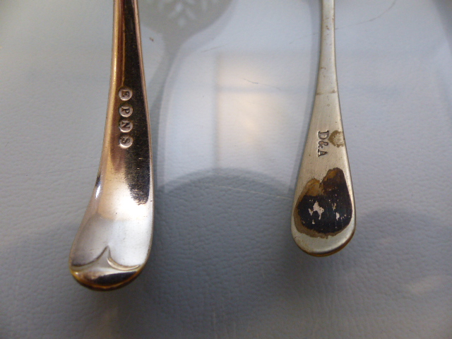 Hallmarked silver teaspoons with beaded decoration, Birmingham 1930. Another Sheffield 1935 and a - Image 4 of 6