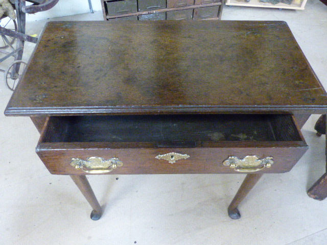 Antique oak georgian side table with single drawer on tapering cabriole legs. - Image 3 of 3