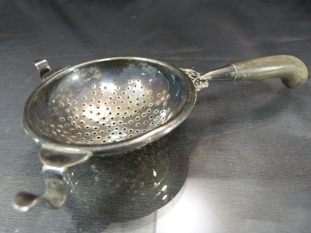 Continental silver. To include a Tea strainer with ebonised handle and a small condiment pot on - Image 4 of 5