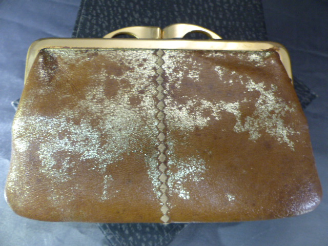 Two vintage Gilt leather purses in original boxes - Image 3 of 3