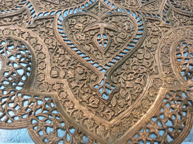 Copper Islamic pierced tray / decorative piece - Image 5 of 8