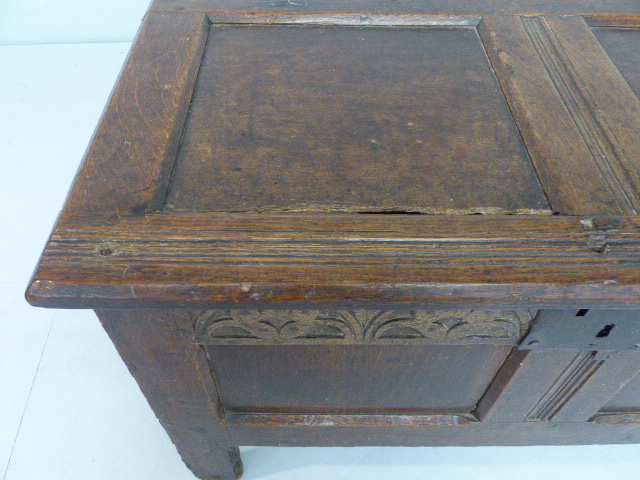 Joined oak 18th Century coffer with fielded panels and rectangular hinged lid. - Image 3 of 9