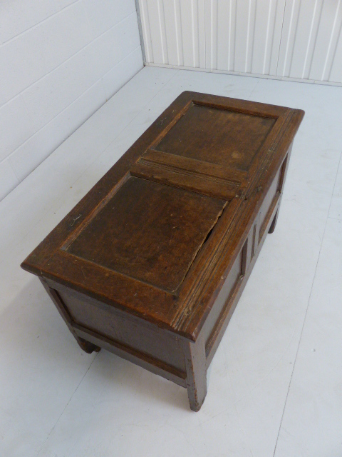 Joined oak 18th Century coffer with fielded panels and rectangular hinged lid. - Image 5 of 9