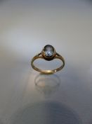 9ct Vintage ladies dress ring with central stone possibly aquamarine