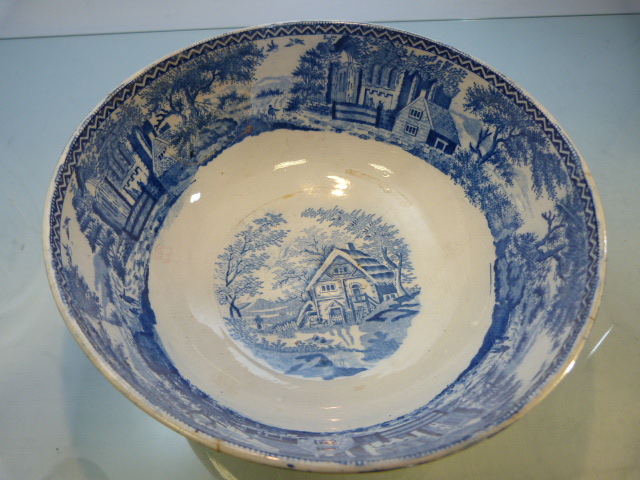 18th and 19th Century Pearl Ware - 1) Large blue and white mixing footed bowl (slightly askew) - Image 9 of 18