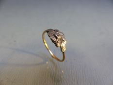 18ct gold & Platinum ladies ring inset with small diamonds in a Art deco Style