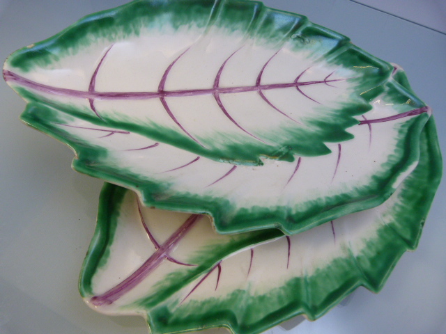 Pair of Bow leaf dishes - 1 unmarked. - Image 3 of 4