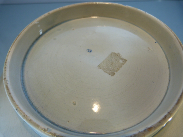 18th and 19th Century Pearl Ware - 1) Large blue and white mixing footed bowl (slightly askew) - Image 14 of 18