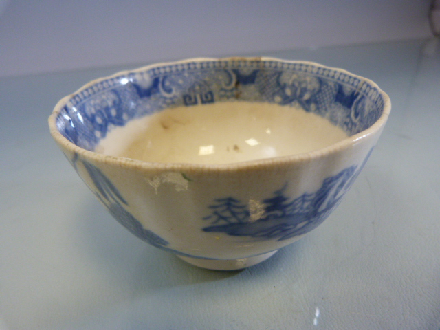 Pearlware Tea Bowl and saucer overglazed and painted. Along with a poss oriental blue and white - Image 9 of 11