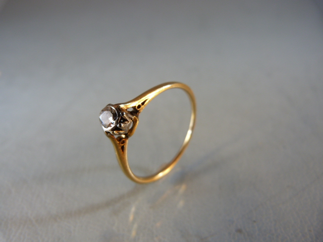 Single solitaire diamond ring on gold band (hallmarks rubbed) size P - Image 5 of 6