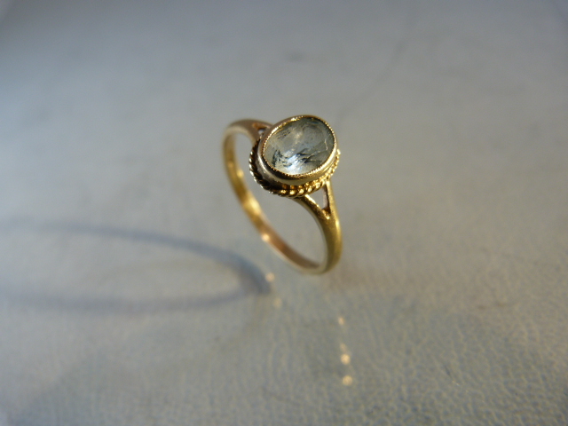 9ct Vintage ladies dress ring with central stone possibly aquamarine - Image 3 of 6