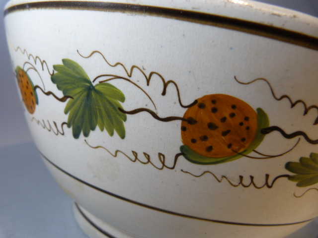 Staffordshire strawberry pearlware bowl c.1790 in Pratt Colours. Large deep footed bowl decorated in - Image 5 of 7