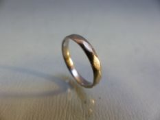 Platinum Band/ring size M (total weight approx 3.4g)