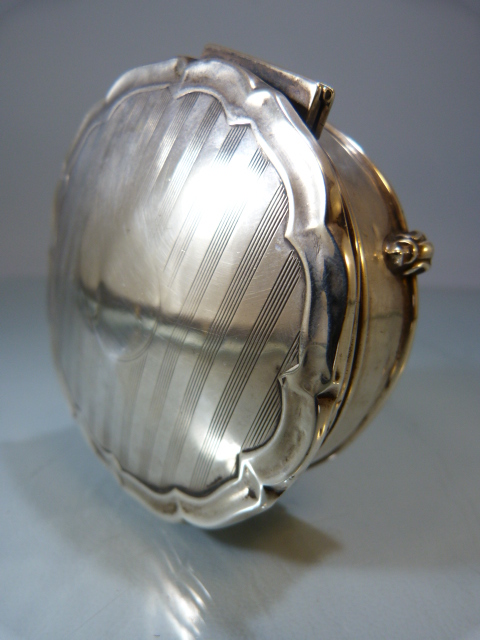 Georgian silver lidded trinket box - Hallmarks Rubbed. Makers Mark H.M (Poss Birmingham by Henry - Image 3 of 6