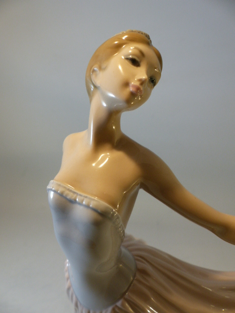 Lladro - figure of a ballerina, head tilted back and holding dress up - Image 3 of 4