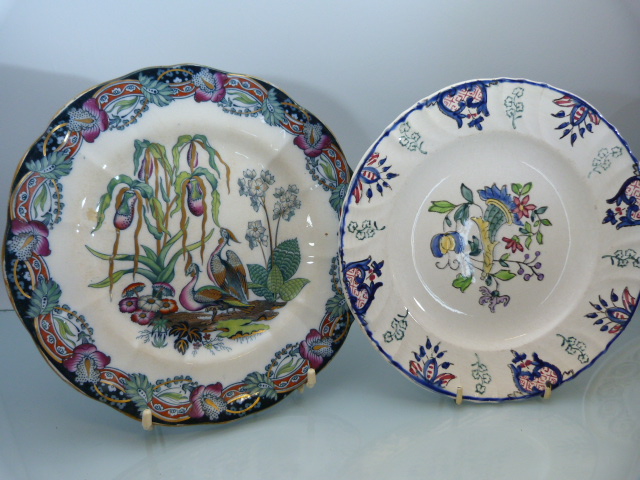 Cabinet and collector plates to include Royal Doulton, Susie Cooper, VeRouen Longwy plate, Mintons - Image 4 of 9