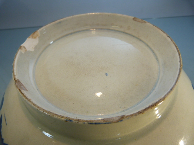 18th and 19th Century Pearl Ware - 1) Large blue and white mixing footed bowl (slightly askew) - Image 8 of 18