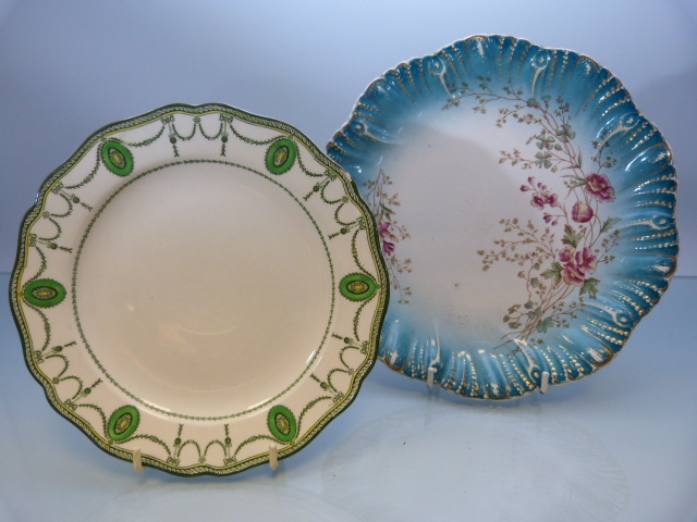 Cabinet and collector plates to include Royal Doulton, Susie Cooper, VeRouen Longwy plate, Mintons - Image 8 of 9