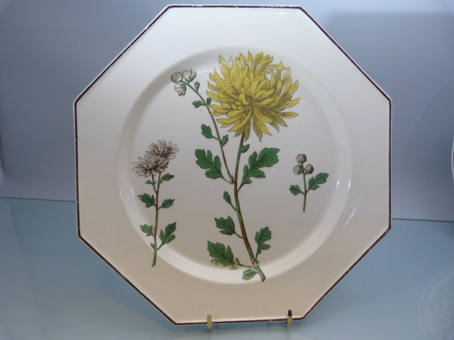 Cabinet and collector plates to include Royal Doulton, Susie Cooper, VeRouen Longwy plate, Mintons - Image 7 of 9