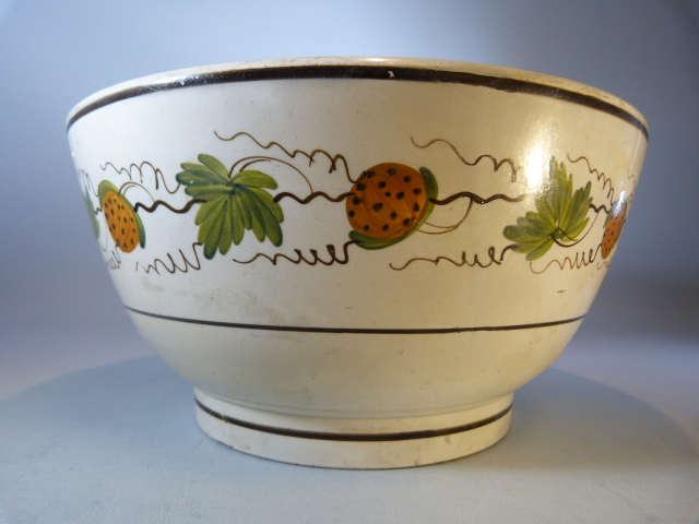 Staffordshire strawberry pearlware bowl c.1790 in Pratt Colours. Large deep footed bowl decorated in - Image 4 of 7