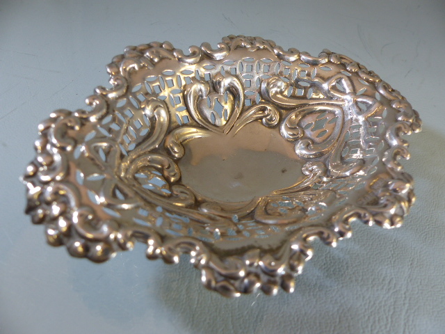 Silver bon bon/ pastry dish dated Birmingham 1897 by Minshull & Latimer