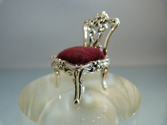 Silver pincushion in the form of Chippendale chair - Image 3 of 5