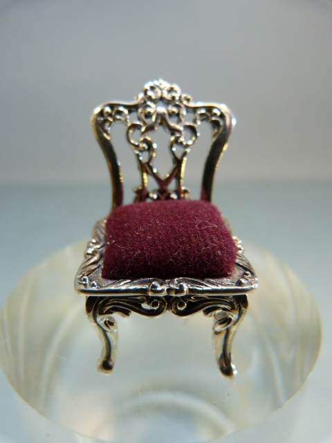 Silver pincushion in the form of Chippendale chair - Image 4 of 5