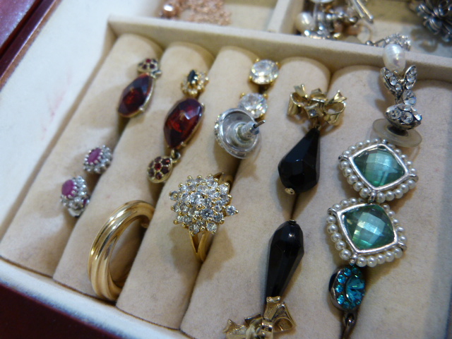 Two boxes of jewellery mostly costume with some 9ct Gold items. - Image 9 of 14