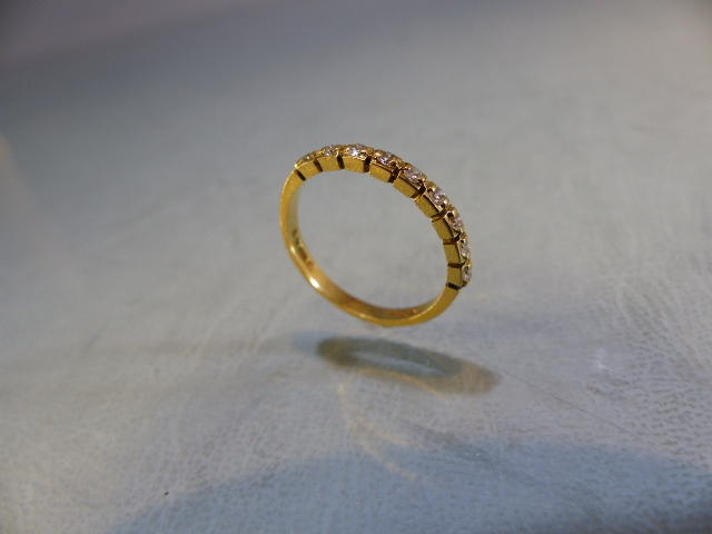 18ct Gold half Eternity ring set with 9 diamonds. Size L - Image 4 of 9