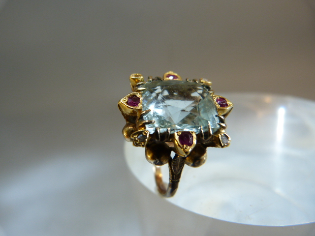 Antique Gold Metal (possible foreign Gold) ornate ring with large central stone supported by Ruby - Image 5 of 10