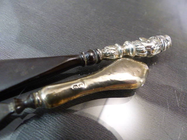 Edwardian Shoe Horn modelled as Mr.Punch by Crisford & Norris Ltd, Along with a silver handled - Image 6 of 6