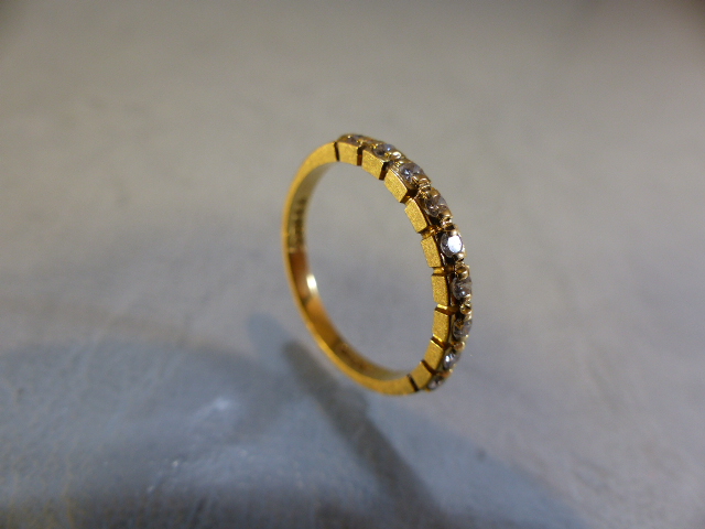 18ct Gold half Eternity ring set with 9 diamonds. Size L - Image 9 of 9