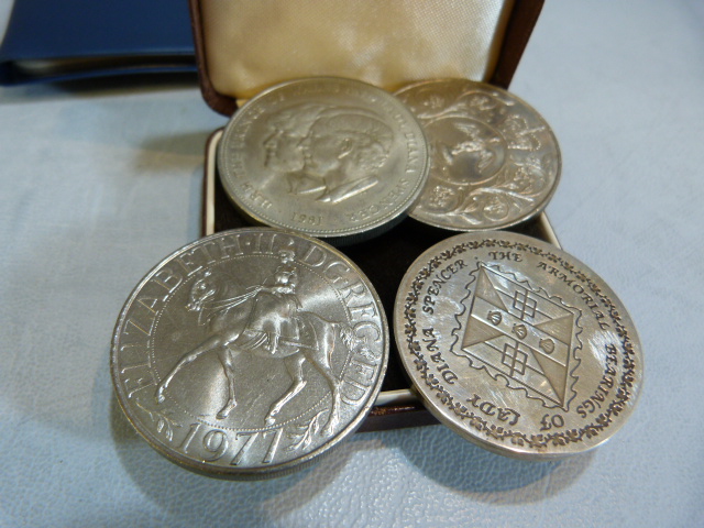 Three silver crowns, along with a hallmarked silver coin commemorating the marriage of the Prince of - Image 4 of 4