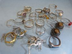 Collection of silver rings and other pieces - approx weight - 67.3g (Some not marked silver)