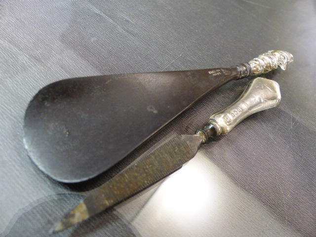 Edwardian Shoe Horn modelled as Mr.Punch by Crisford & Norris Ltd, Along with a silver handled - Image 4 of 6