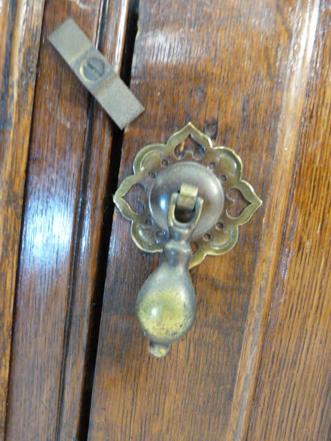 Georgian oak panelled corner cupboard - Image 2 of 6