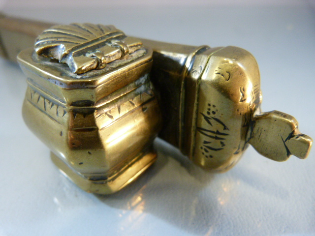 Turkish style brass pen and ink holder - Image 9 of 9