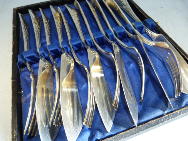 Alfenide Christofle boxed set of fish knives and forks - Image 3 of 7