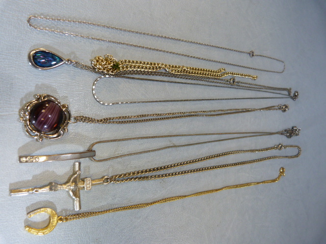 Eight costume jewellery necklace - Image 2 of 3