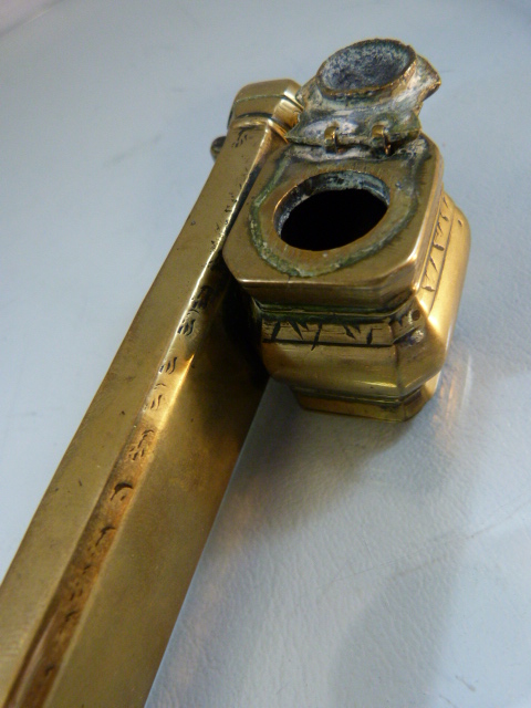 Turkish style brass pen and ink holder - Image 5 of 9