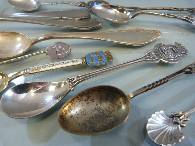 Collection of mostly silver teaspoons - Image 2 of 3