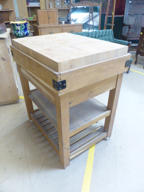 Large Butchers block with drawers and shelving - Image 6 of 6