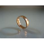 9ct gold band size N.5 (Approx 2.9g)