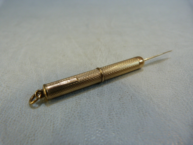 A 9ct gold propelling tooth pick, 5.7g maker R&R - Image 3 of 4