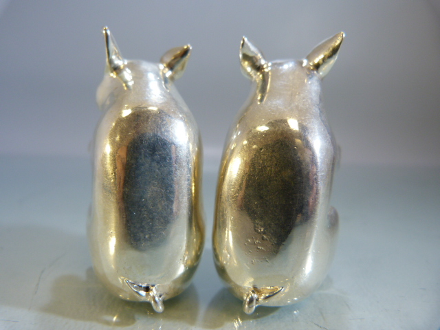 Pair of 800 silver condiments in the form of pigs - Image 4 of 7