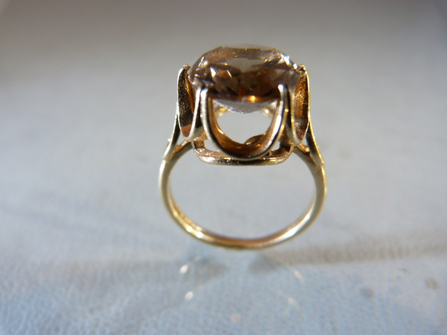 9ct Gold ring with high setting supporting a large Citrine - Image 2 of 5