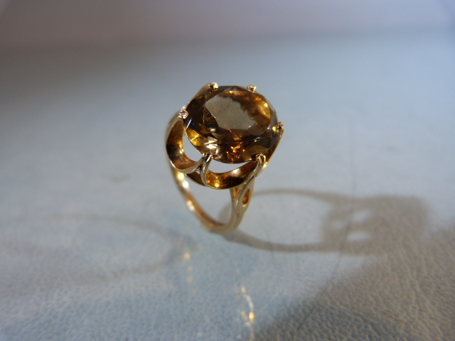 9ct Gold ring with high setting supporting a large Citrine - Image 3 of 5