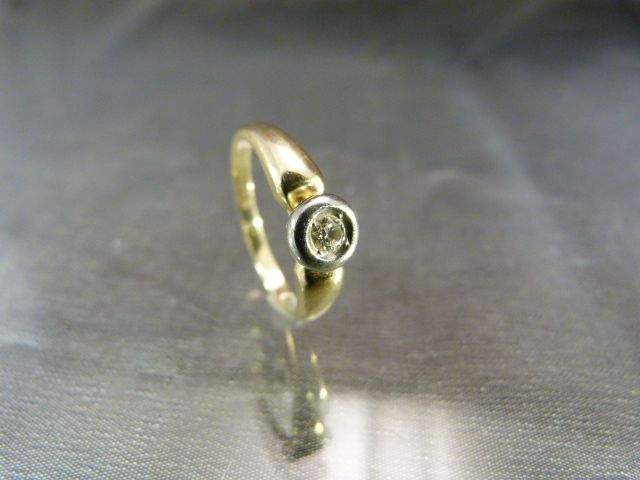 9ct yellow gold Diamond Solitaire ring. Approx weight - 1.7g UK - L - Image 4 of 4