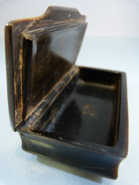 Antique Tortoise shell pill box - Image 6 of 8